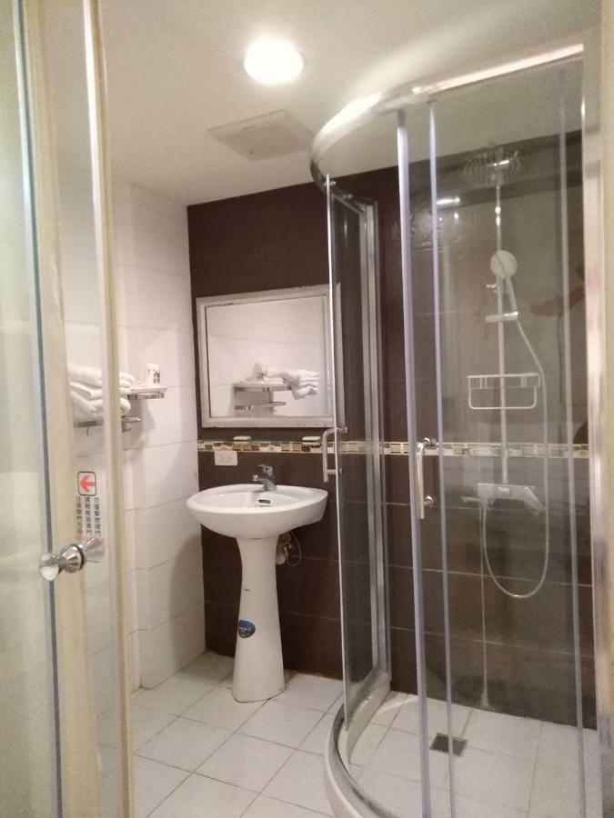 Yilan Hua Bin Hotel מראה חיצוני תמונה